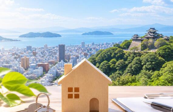 空き家の「売る」「貸す」に、新しい選択肢を。松山市の不動産事情を知り尽くしたプロが、あなたに合った一歩を一緒に考えます。